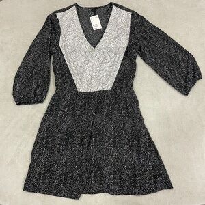 Women's H&M Dress 🖤🤍